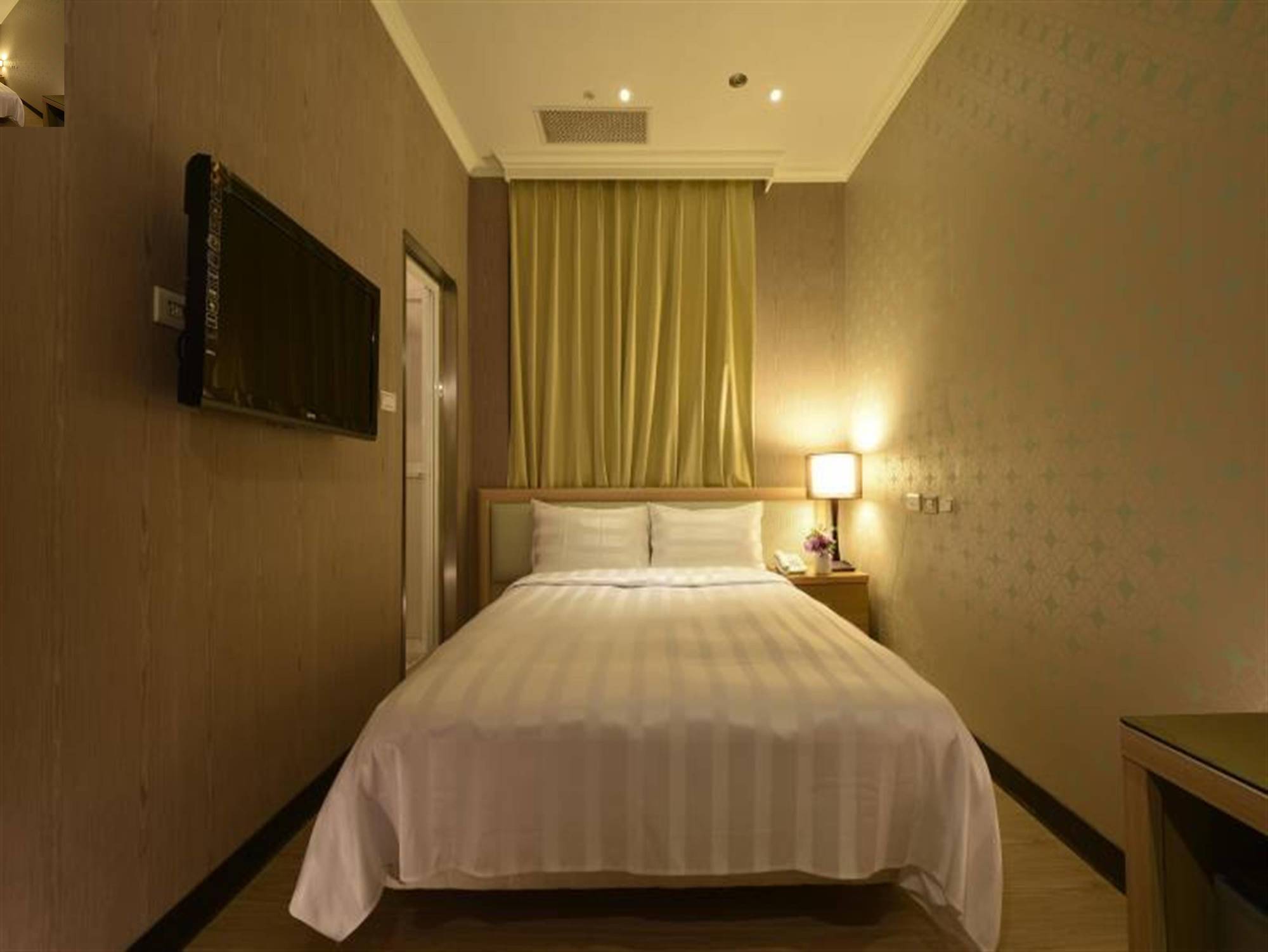 A Casa Hotel Taoyuan Exterior photo